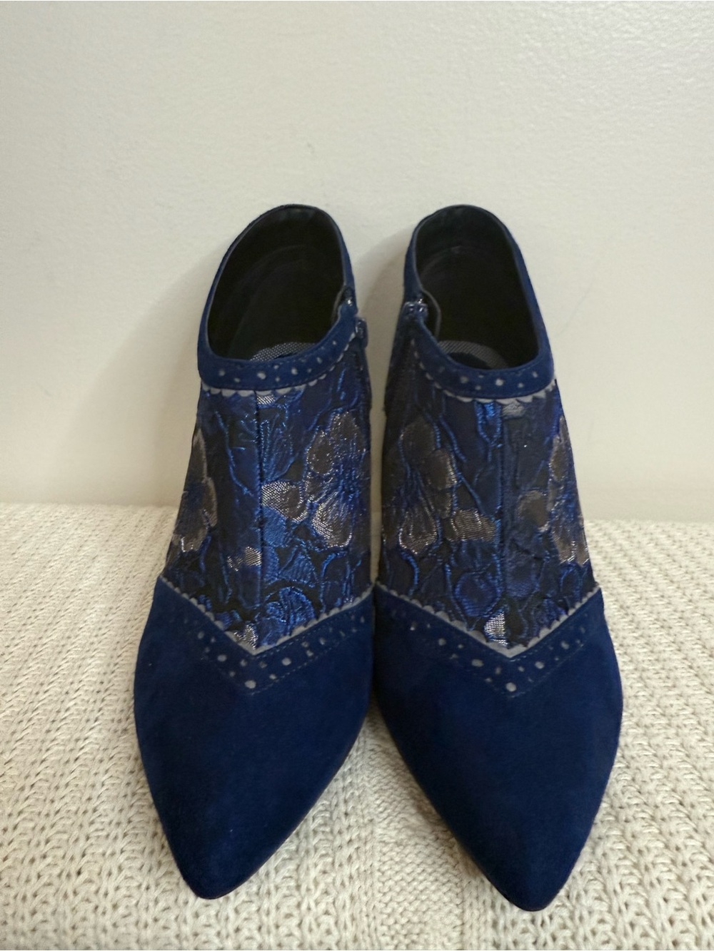 Ruby Shoo  Navy Blue brocade  Pointed Toe Lace-Overlay Ankle Pumps size 8.5 (39)